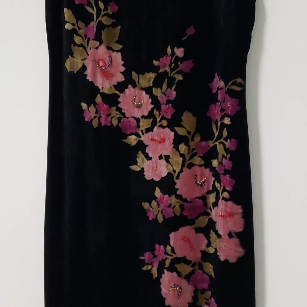 Vintage sleeveless‎ black velvet midi dress